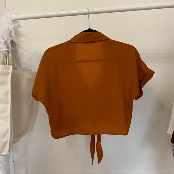 [SOLD] COTTON ON crop blouse with front-tie (XS) - Picture 2 of 4